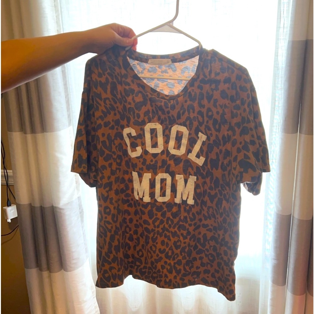 women’s tee